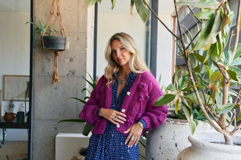 BURGUNDY COZY KARDIGAN